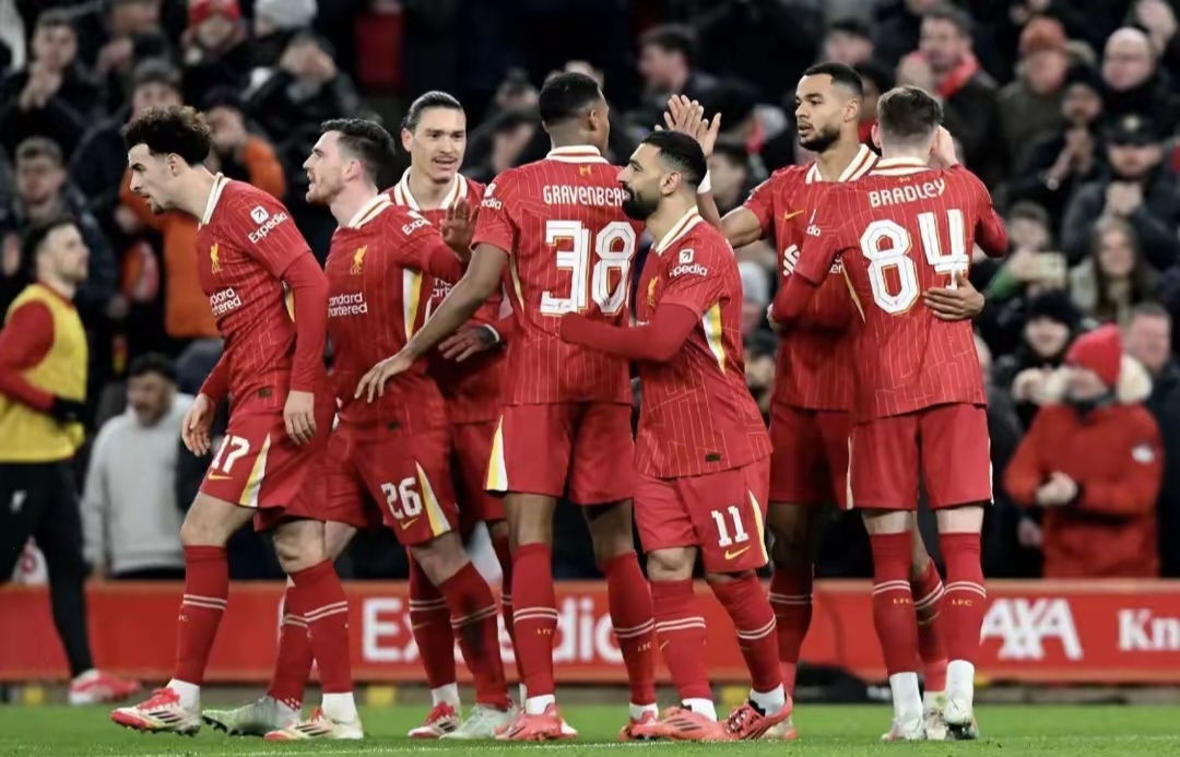 英超赛程吃紧，丹佛掘金冲刺阶段防线松动，赛场秩序良好，赛程密集仍需轮换