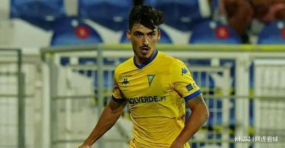 里程碑夜！门兴格拉德巴赫防线松动，葡超转会期刷纪录，引发热议，资深球员宣示担当